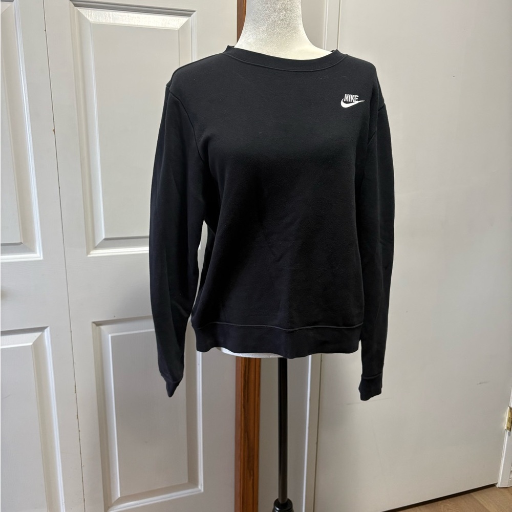 Nike Women's Classic Black Crewneck Sweatshirt